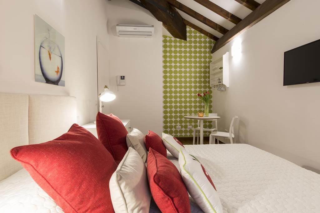 Suite Home Milano Fiera Buitenkant foto